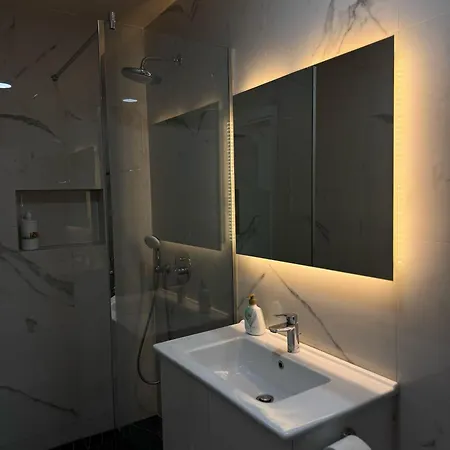 Hotell Djakbe *