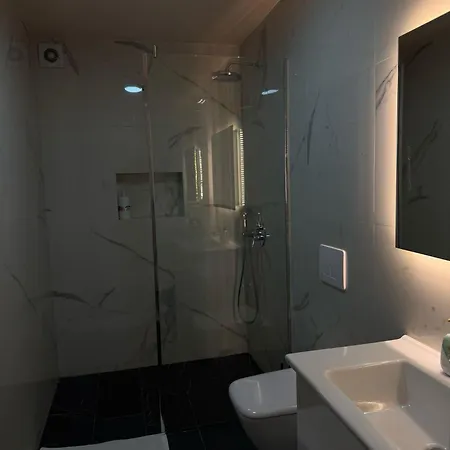 Djakbe Hotell Linze