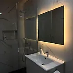 Hotel Djakbe *