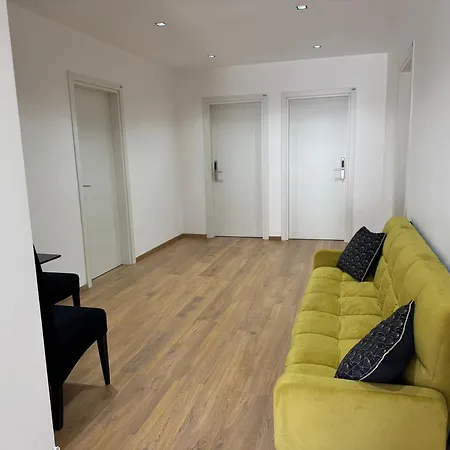 Djakbe Hotel Linze